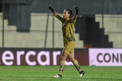 La arquera Andrea Vera fue la capitana de Dragonas Indepediente del Valle en la Copa Libertadores.