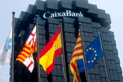 CaixaBank, grupo español, es la empresa que maneja BPI en Portugal.