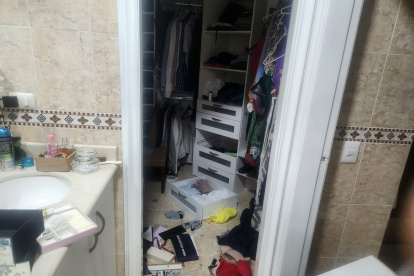 Según las imágenes viralizadas en X, así quedó una de las viviendas afectadas por el robo.