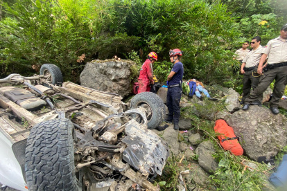 Circunstancia. Recuperar los cadáveres y el auto fue una labor titánica.