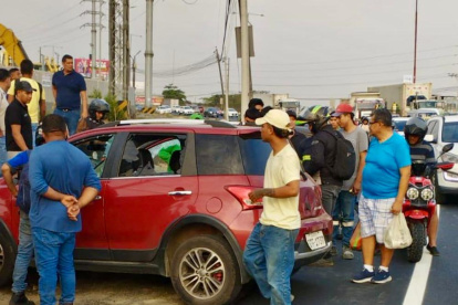 Según la Policía, Ruiz fue atacado con armas, tras salir de un centro comercial de Guayaquil.