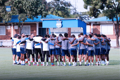 El plantel de Emelec volvió a resistirse a las actividades de entrenamiento en el Polideportivo de Los Samanes