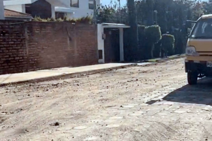 La situación de las calles Los Pinos y Las Orquídeas, en Tumbaco, se ha vuelto insostenible para sus habitantes por el mal estado