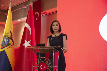 Bazak Yalçin, embajadora de Turquía.