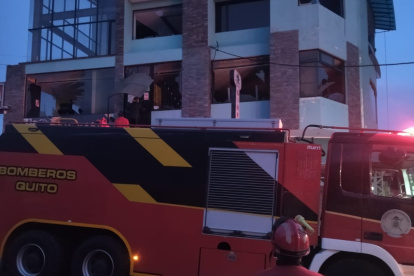 La explosión en un departamento del sector La Florida ocasionó una onda expansiva que afectó tres casas de ese sector residencial del norte de Quito.