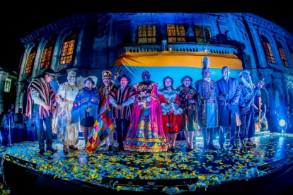 Todos los personajes de la Mama Negra desfilan este 9 de noviembre.