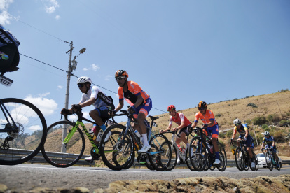 15 equipos, divididos en seis internacionales y nueve locales, participarán en la prueba.