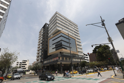 Norte. Desde la Amazonas y Colón, algunos edificios, de oficinas y viviendas, cuentan con sus generadores.