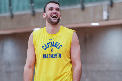 Foto cedida por Capitanes de Ciudad de México de su ala-pívot Felipe Haase durante un entrenamiento. Haase se convirtió en octubre pasado en el primer chileno en la G-League, la Liga de Desarrollo de la NBA.