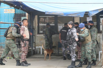 En un informe preliminar, la Policía Nacional señala que habría -al menos- siete muertos.