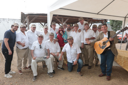 El encuentro tuvo lugar en la Plaza Loreto, ubicada en la avenida León Febres-Cordero, a orillas del río Daule.
