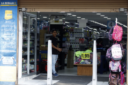 Comercio. Los cortes han generado una caída en las ventas de hasta un 20 %, según el CEE.