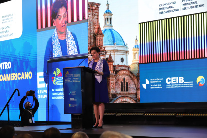 Autoridad. Gabriela Sommerfeld, canciller de Ecuador, se refirió al tema energético y a posibles oportunidades de inversión entre los empresarios asistentes al XV Encuentro Iberoamericano.