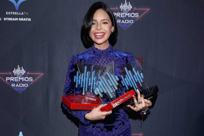 La artista fue galardonada por la revista Glamour