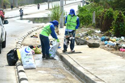 A diario se retira 10 toneladas de esta vía.