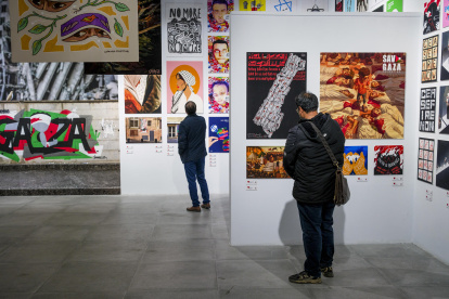 Una exposición internacional de ilustraciones recrea el horror de la guerra en Palestina, las esperanzas por la paz.