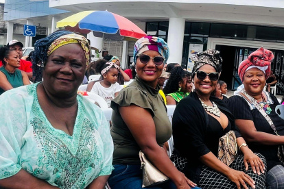 El turbante y el peinado afro son más que simples elementos estéticos en la SON signifcan cone4xión cpn ls ancestros en Esmeraldas