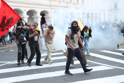 Marcha en Quito acabó en enfrentamientos con las fuerzas del orden.