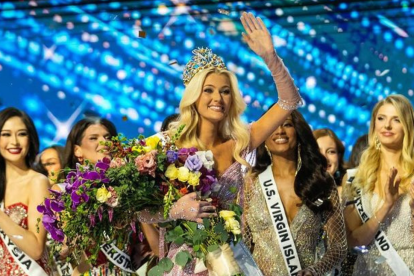 Victoria Kjaer, de Dinamarca, se corona en Miss Universo.