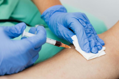 Solca Cuenca atenderá nuevamente a pacientes oncológicos del IESS tras acuerdo de pago de deuda.