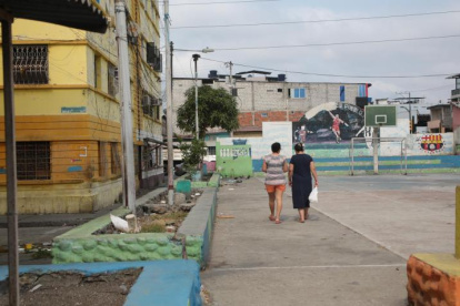En esta cancha se encontraban las cuatro personas que fueron baleadas.