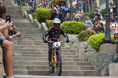 DOWNHILL GUAYAQUIL CERRO SANTA ANA GUAYAQUIL

AG-EXPRESO
