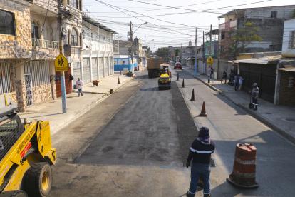 La calle Tungurahua se mantiene en reparación