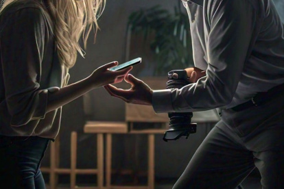 Además de pedir fotografías comprometedoras, el fotógrafo solicitaba a las mujeres que le compartieran sus contraseñas de iCloud.