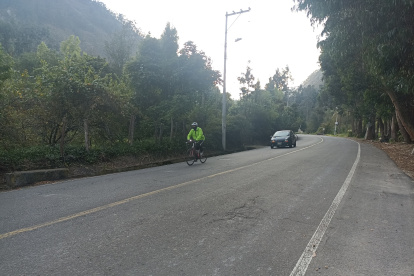 Ciclistas circulan de forma insegura en la ciudad y sus periferias.