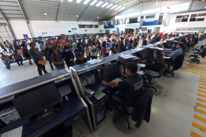 La colocación del chip denominado tercera placa se colocará en el proceso de matriculación vehicular desde enero del 2025