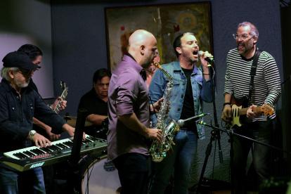 Las bandas locales Balboa (foto), Manglar Broders y The Jamming Birds interpretaron temas de géneros como rock, funk, jazz, blues y soul.