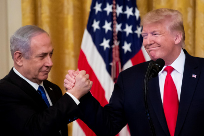 Foto de archivo del 28 de enero de 2020 de Donald J. Trump y Benjamin Netanyahu.