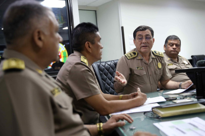 El director nacional de Investigación Criminal, el general Zenón Loayza Díaz, habla durante una rueda de prensa este miércoles, en Lima (Perú).