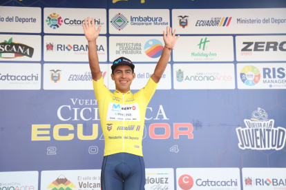 Huera como campeón de la Vuelta al Ecuador, tras ganar solo etapas en otras ediciones.