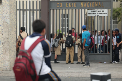 Exteriores del colegio Vicente Rocafuerte