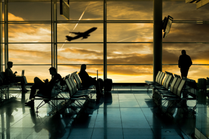 Será obligatorio contar con una identificación compatible con la normativa REAL ID para abordar vuelos nacionales en Estados Unidos.