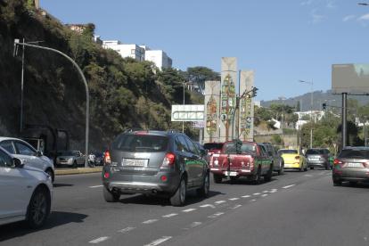 La medida busca reducir la congestión vial en la urbe.