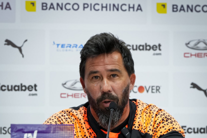 El DT Sánchez aceptó que en la última semana recibieron “dos golpes”.