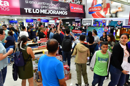 Electrodomésticos. Las personas compraron más televisores, refrigeradoras, cocinas y lavadoras.