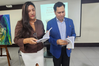 Acto. Ángel Manzo y Tatiana Mendoza denuncian los abusos sexuales.