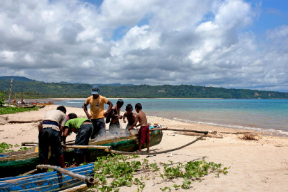 Colabora con organizaciones afrodescendientes.