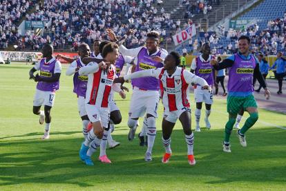 Liga de Quito se impuso 4-2 en la visita a Universidad Católica y mantiene opciones de ganar la etapa.