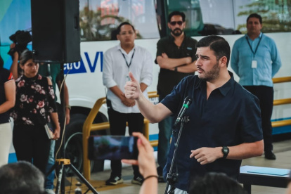 El alcalde de Guayaquil, Aquiles Álvarez, insultó al periodista Diego Arcos en redes sociales.