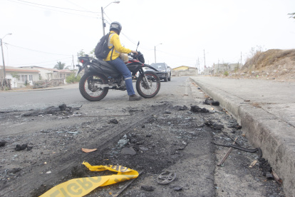 En el interior del automóvil, los socorristas encontraron el cuerpo de un hombre descuartizado.