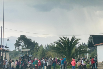 Las presencia permanente de gente no les permite trabajar libremente en las haciendas brcoleras.