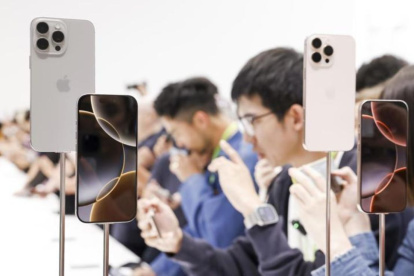 Algunas páginas reducen precios en los celulares iPhone como parte de sus promociones de Black Friday.