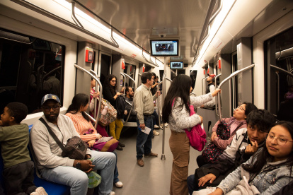 Operación. El metro entró en funcionamiento el 1 de diciembre.