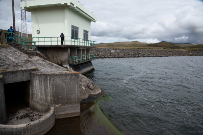 La cota actual del sistema de la Mica es de 3.916 metros sobre el nivel del mar, ligeramente por encima de la cota mínima de 3.912.