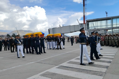 Los restos de los pilotos fallecidos en el accidente aéreo en La Libertad llegaron a sus ciudades de origen, la tarde de este miércoles 27 de noviembre.