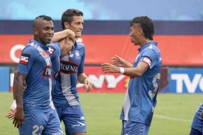 Marcos Mondaini (c) quedó cuatro veces campeón con Emelec en el fútbol ecuatoriano